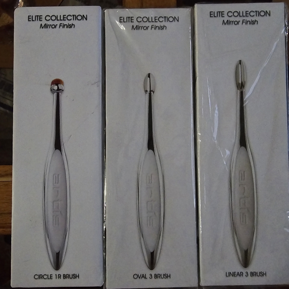 Artis makeup brushes Brand New bundle